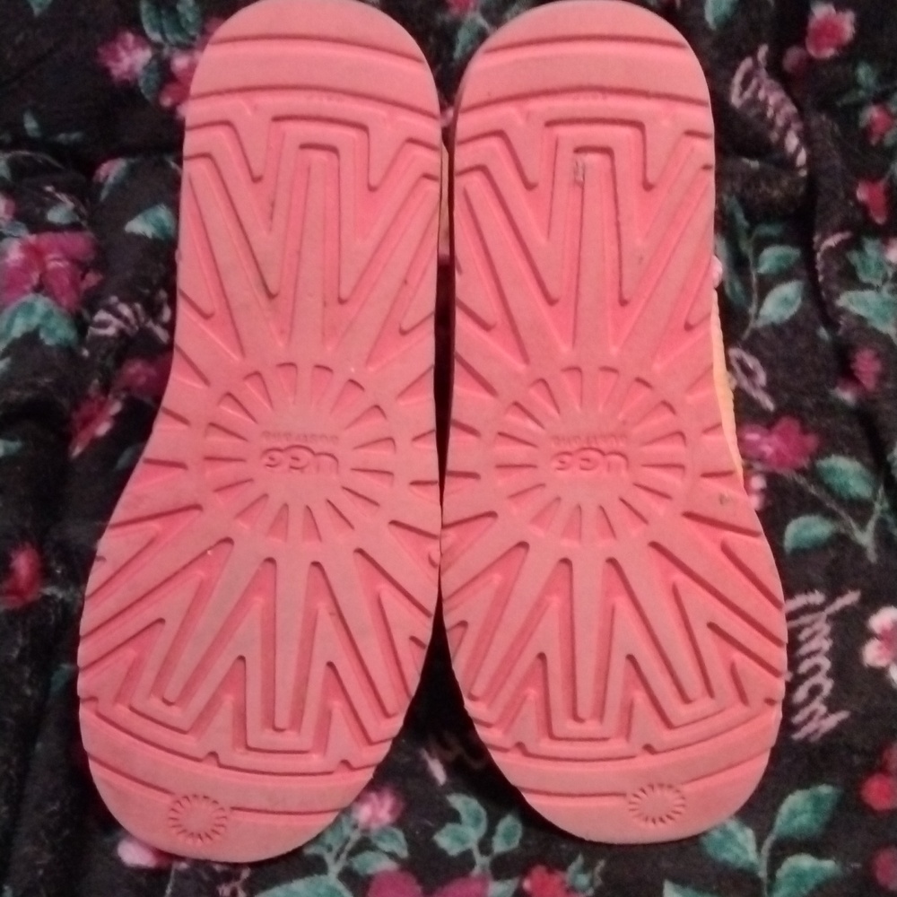 UGG- Sequin Pink Medium Boot Size 8 - Picture 8 of 9